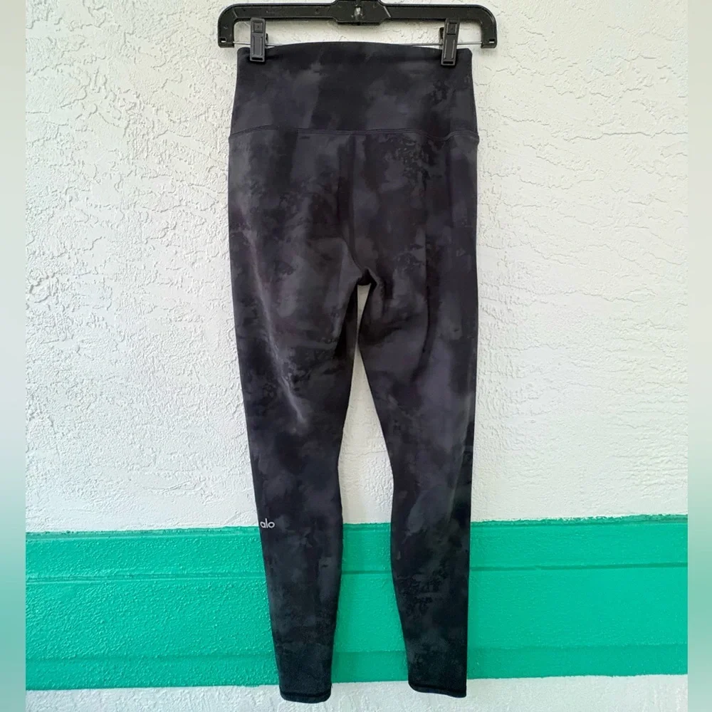 Alo Tie Dye Yoga Solarized Leggings High Waisted Black Gray Small - Picture 3 of 9
